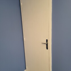 Application de sous-couche murale