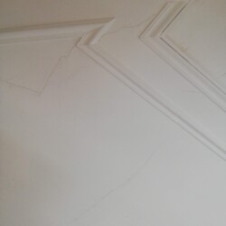 Application de sous-couche murale