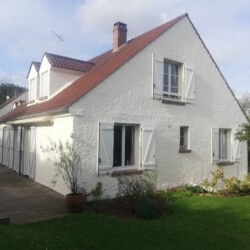 Maison repeinte extérieurement