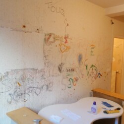 Mise en peinture d’un couloir étroit