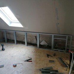 Cloison placo avec porte intégrée